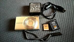 ニコンCOOLPIX Style COOLPIX S6100 　シルバー　コンパクトデジタルカメラ