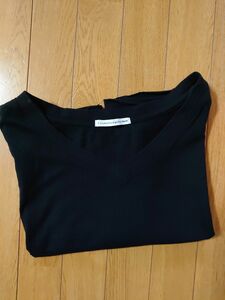 イーハイフンワールドギャラリー Tシャツ V字 黒