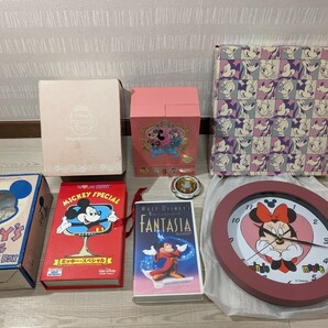 【F257】 ディズニー グッズ おまとめ 掛け時計 小物入れ オルゴール ジュエリーボックス ビデオ VHS Disneyの画像1