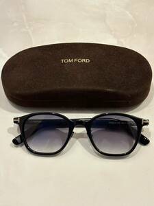 TOM FORD