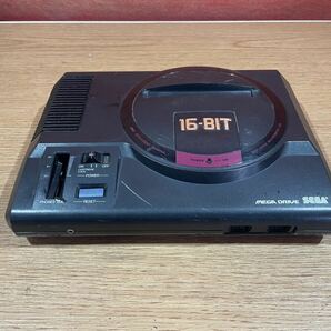 ① SEGA MEGADRIVE / モデル HAA-2510 / 中古品 ジャンク品 メガドライブ 16-BIT の画像1