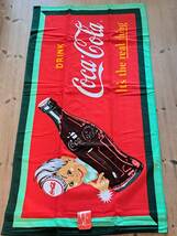 The CocaCola Company ザ・コカ・コーラ　カンパニー　大判タオル　新品タグ付き_画像1