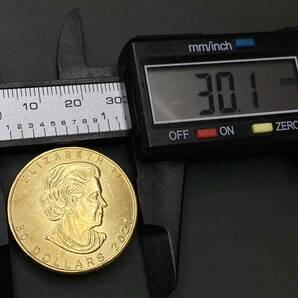 金貨 カナダ古銭 メープル 約10.47g エリザベス女王Ⅱ 2021 一円貨幣 硬貨骨董品コインコレクション 参考品の画像5