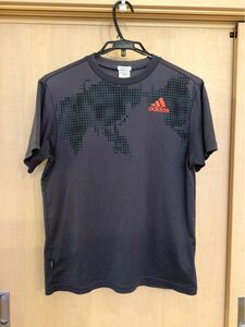 adidas トレーニングシャツ　Tシャツ　ランニング　フィットネス　サイズM アディダス