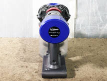 ◎★ 中古★dyson/ダイソン　v7 fluffy　コードレスクリーナー　充電式掃除機　サイクロン式【SV11/HH11】D7A1_画像6