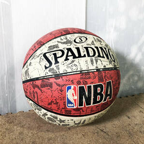 ◎★ 中古★SPALDING/スポルディング グラフィティ バスケットボール 7号球 レッド 【SPALDING/7号】DA2Hの画像1