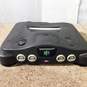 ◎★ 中古★Nintendo/ニンテンドー NINTENDO 64 コントローラー2台付き ゲーム機【NUS-001/005】DBN6の画像2