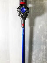 ◎★ 中古★dyson/ダイソン　v7 fluffy　コードレスクリーナー　充電式掃除機　サイクロン式【SV11/HH11】D7A1_画像3