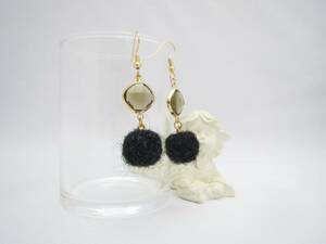 sale♪ハンドメイド　スモーキーグレービジュー　ボールチャーム　ピアス