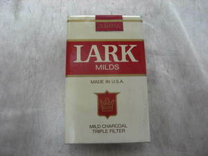  cigarettes sample self . machine cigarettes smoke . sample dummy la-k mild LARK MILDS present condition goods 