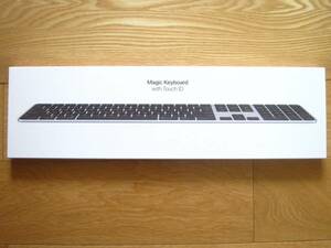 Волшебная клавиатура с Touch ID Magic Keyboard MMMR3LL/A (с числовой клавиатурой) Черный ключ Серебряный A2520