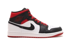 ★送料込み！！！★ 新品　定価18700円 NIKE AIR JORDAN 1 MID ジョーダン1 SIZE 29.5cm_画像2