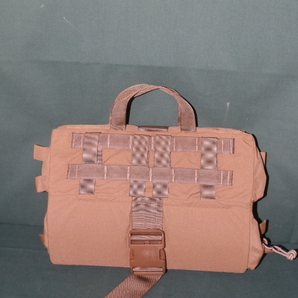 沖縄米軍使用 MYSTERY RANCH ミステリーランチ コヨーテカラーバッグ 中古 装備用 サバゲー用 アウトドアの画像1