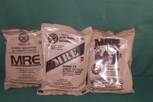 * special price start * Okinawa the US armed forces the truth thing 21 year manufacture 24 year inspection goods new model MRE ration NO12.13.18 3 piece set display collection unopened 