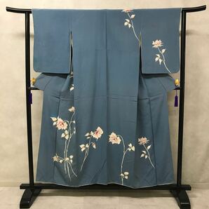 着物 総柄 袷 付下げ 正絹 春夏秋冬 淡い青色 洋花 着丈153cm 裄丈58.5cm 0319-41yの画像1