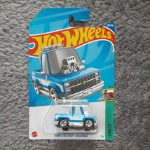 ホットウィール TOON'D 83CHEVY SILVERADO トゥーン シルバラード カード角当り_画像1