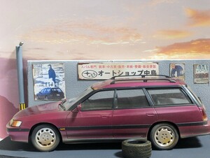 ★★　1/24　スバル レガシー GT ツーリングワゴン LED街灯照明　中古車屋で草ヒロ 自作ジオラマ完成品 ケース付　★★