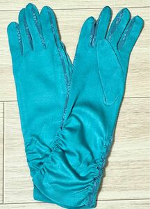〈新品・未使用〉レディース UVカット手袋／紫外線対策手袋（春・夏用）　ミディアム丈　エメラルドグリーン