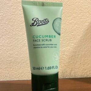 BOOTS CUCUMBER FACE SCRUB