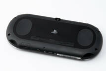 PS Vita PCH-2000 ブラック 黒　+16GBメモリーカード + リモートプレイアシストアタッチメント PSV-143_画像3