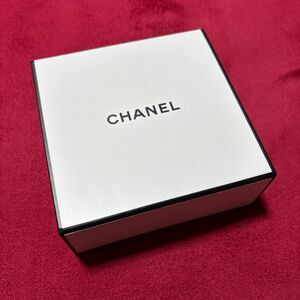 CHANEL シャネル 空箱 ギフトボックス プレゼントに 縦14×横14.5×高さ5.5cm マグネット付