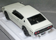 1/18スケール　日産スカイライン2000GT-R[KPGC110] ケンメリGT-R（ホワイト）　*オートアート　*品番77427　　*06_画像5