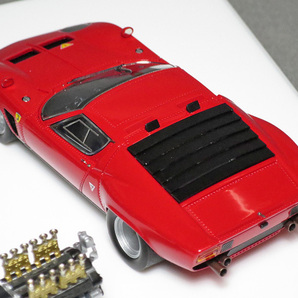 ランボルギーニ イオタ 1970（ブライトレッド）with V12 Engine  *1/43 スケール *メーカー名：アイドロン *品番：EM170SP-B *06の画像4