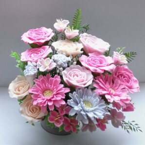 ☆フェルトで作ったピンクのバラの花、ガーベラの花、可愛い花たち☆の画像4