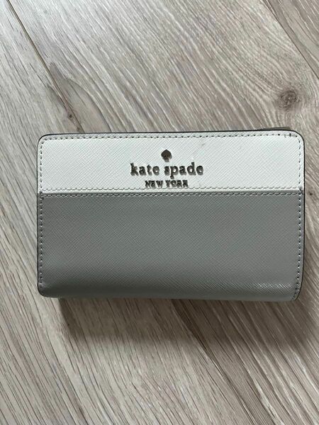 即購入OK kate spade 二つ折り 財布