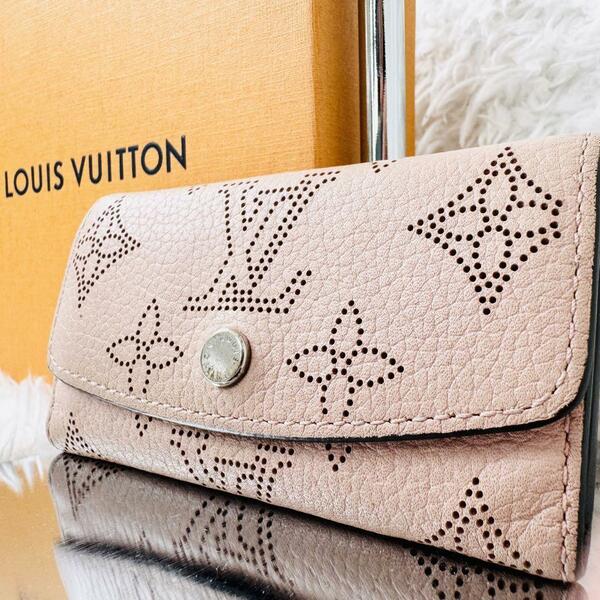 美品 Louis Vuitton ルイヴィトン モノグラム レザー マヒナ キーケース 4連 ピンク