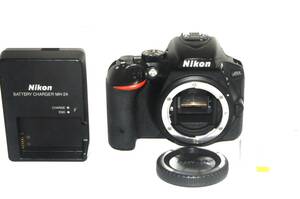 極上品 ニコン NIKON D5500 ボディ ブラック 08903