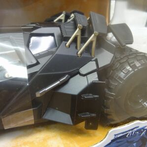 未開封品 JADA TOYS THE DARK KNIGHT BATMOBILE & BATMAN バットモービル&バットマン フィギュアの画像5