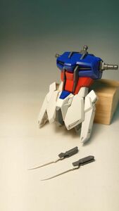 旧MG 1/100 エールストライクガンダム (ガンダムSEED)　胴体※シール添付、スミ入れアリ　ガンプラ 完成品 ジャンク