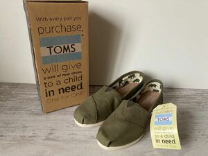 ●新品 TOMS スリッポンシューズ オリーブ アニマル柄 23cm 袋付● 