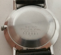 ジャンク不動 セイコー クォーツ 2針 メンズ シンプル 白文字盤 SEIKO QUARTZ 4130-9001 日本製 腕時計_画像5