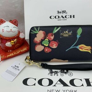 コーチ 長財布 COACH 財布 ネイビー系マルチ PVC フローラル プリント 花柄 ストラップ付き 母の日 贈り物 花柄 新品 未使用 C8694 C144Z