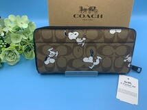 コーチ COACH 長財布 財布 レディース メンズ カーキ スヌーピー プレゼント 贈り物 シグネチャー ロング ジップ 新品 未使用 C4327 A214_画像3