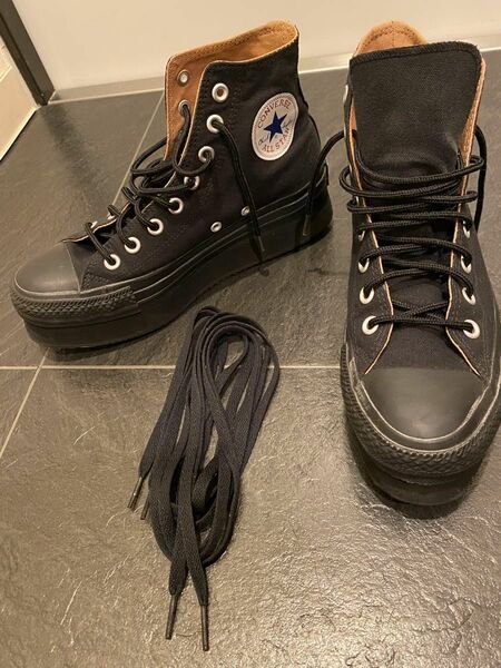 厚底converse 黒　２５年ほど前に購入　靴紐(丸型、平型の2本付き) 約１０回ほど使用　自宅保管の為ご了承願います
