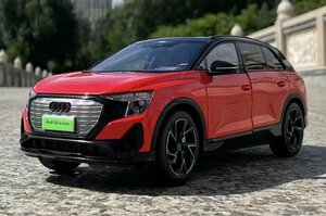 ▲超希少！AUDI 特注！1/18 アウディ NEW Q5 e-tron 2022 新品