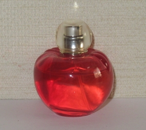 Nina Ricci ニナリッチ リンゴ型のニナ 30ml