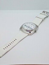  DIESEL ディーゼル DZ-1229 白文字盤 スモセコ メンズ腕時計 レザーベルト 電池交換済み 稼動品 中古品 箱あり 説明書あり クォーツ_画像7
