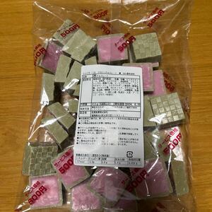 チロルチョコ　アウトレット　マカロンチョコレート　ピスタチオ　チョコレート