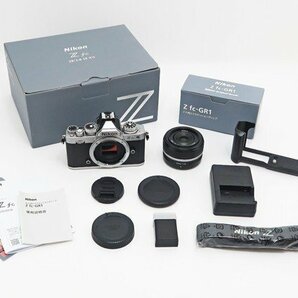 ◇美品【ニコン】Z fc 28mm f/2.8 Special Edition キット + エクステンショングリップ シャッター回数：2025回 ミラーレス一眼の画像9