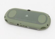 ○【SONY ソニー】PS Vita Wi-Fiモデル + メモリーカード8GB PCH-2000 カーキ/ブラック_画像2