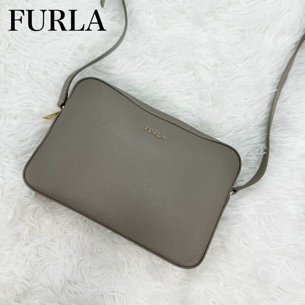 極美品！FURLA フルラ　リリー　レザーショルダーバッグ