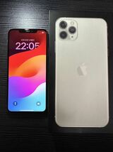 iPhone11Pro Max Silver 256GB SIMフリー　美品　 初期化済み　箱付き Apple シルバー_画像1