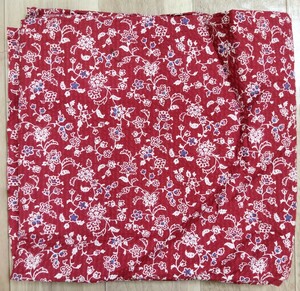 赤花柄プリント生地　幅110cm×長さ200cm（2m）　ハンドメイド　布地