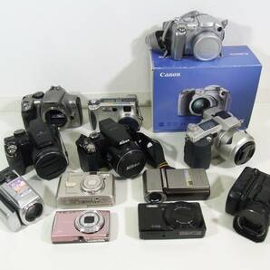 まとめ デジタルカメラ CANON/SONY/Nikon/OLYMPUS/FUJIFILM/PENTAX/RICOH/MINOLTA その他 デジカメ ムービー 12台 現状品(ジャンク扱い)の画像1