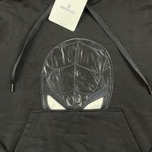 新品タグ付き◎ モンクレール スパイダーマン プルオーバーパーカー ロゴワッペン MONCLER SPIDERMAN ブラック 黒 マーベル MARVEL_画像3