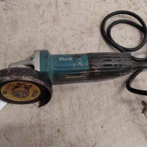 【簡易動作確認済み】makita マキタ 100ｍｍ　ディスクグラインダ　GA4032　DIY　電動工具　グラインダー　kd03009961